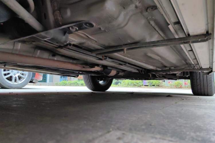 Used Renault Koleos 2014 Revised Version 2.5L Two-Wheel Drive Comfort Edition Chassis Rear Right