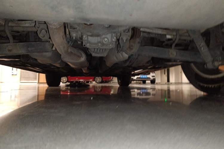 Used Renault Koleos 2014 2.5L 4x4 Comfort Edition Chassis Rear
