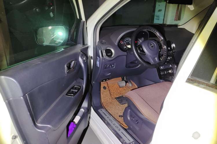 Used Renault Koleos 2014 2.5L 4x4 Comfort Edition Driver Seat
