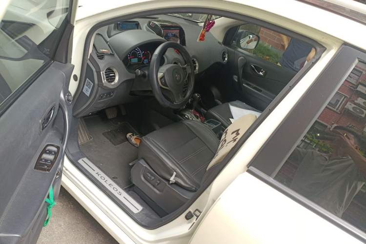 Used Renault Koleos 2014 Revised Version 2.5L Two-Wheel Drive Comfort Edition Driver Seat