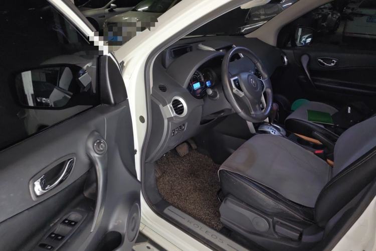 Used Renault Koleos 2014 2.5L Two-Wheel-Drive Urban Edition Driver Seat