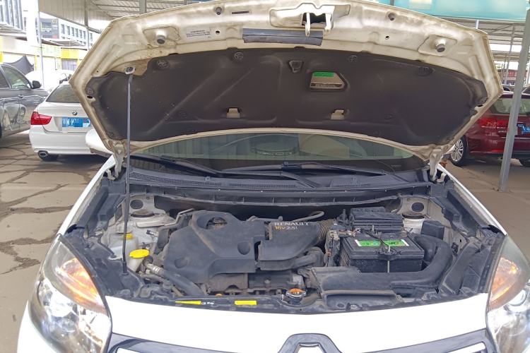 Used Renault Koleos 2014 Revised Version 2.5L Two-Wheel Drive Comfort Edition Engine Bay