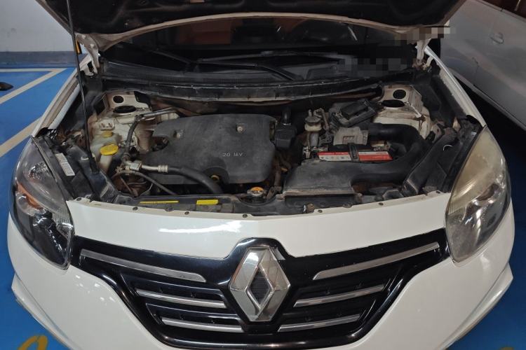 Used Renault Koleos 2014 Revised Version 2.0L Two-Wheel Drive Fashion Edition Engine Bay