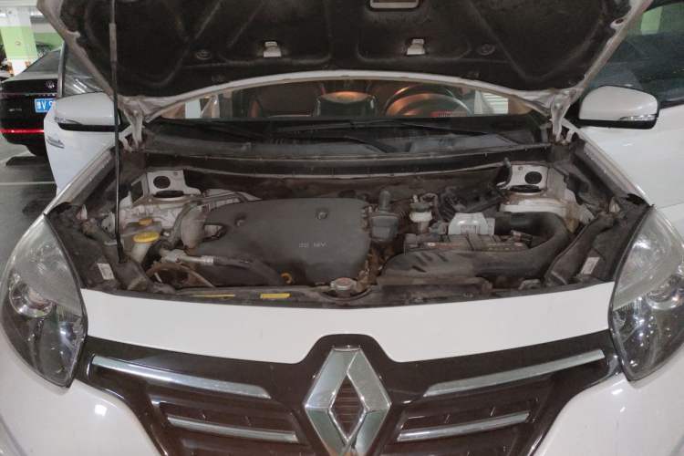 Used Renault Koleos 2014 2.0L Two-Wheel Drive Fashion Edition Engine Bay