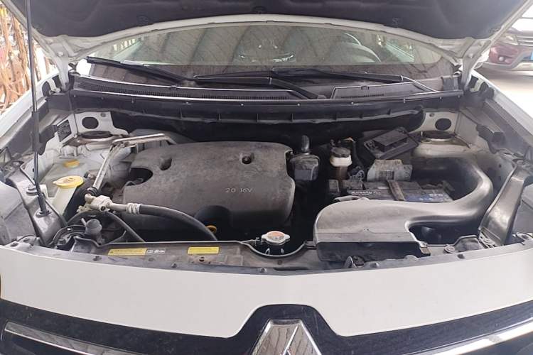 Used Renault Koleos 2014 2.0L Two-Wheel Drive Comfort Edition Engine Bay