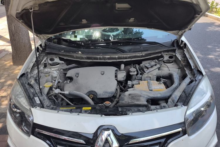 Used Renault Koleos 2014 Revised Version 2.0L Two-Wheel Drive Fashion Edition Engine Bay