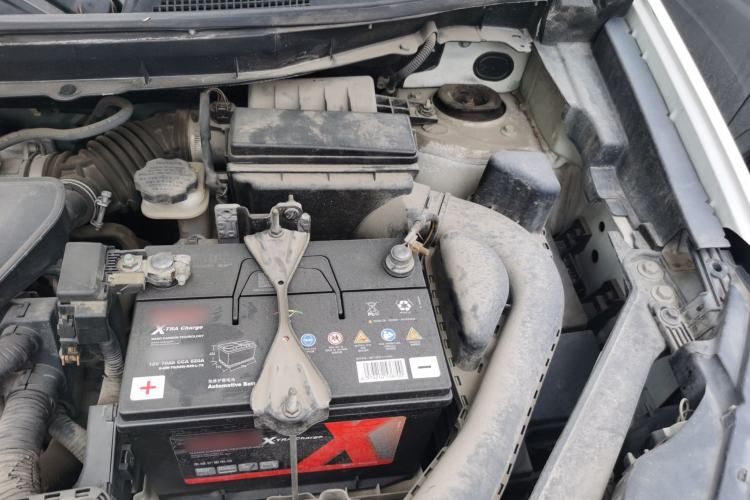 Used Renault Koleos 2014 2.5L Two-Wheel Drive Comfort Edition Engine Bay Left