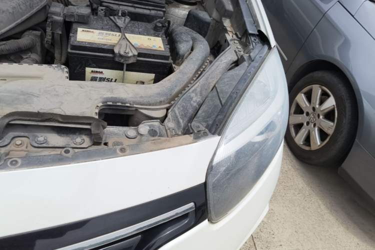 Used Renault Koleos 2014 Revised Version 2.5L Two-Wheel Drive Urban Edition Engine Bay Left