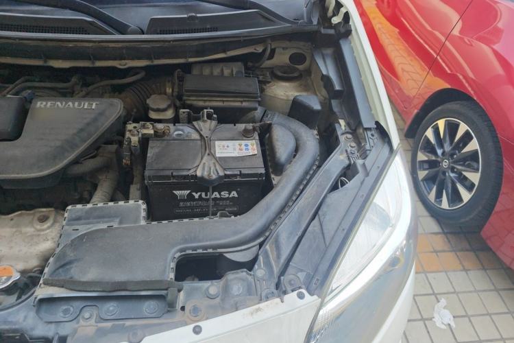 Used Renault Koleos 2014 2.5L Two-Wheel-Drive Urban Edition Engine Bay Left