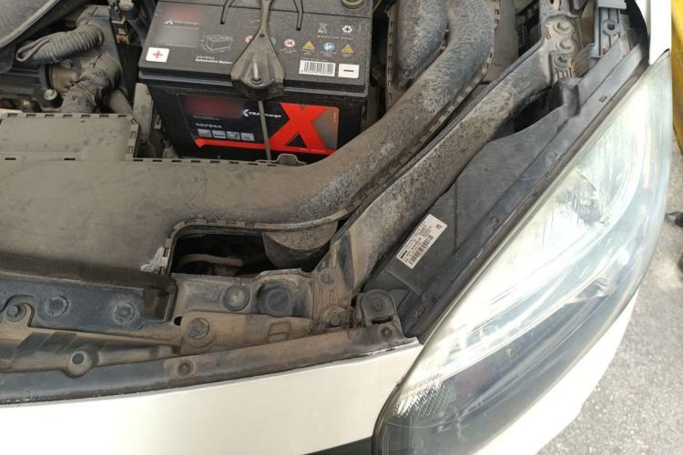 Used Renault Koleos 2014 Revised Version 2.5L Two-Wheel Drive Comfort Edition Engine Bay Left