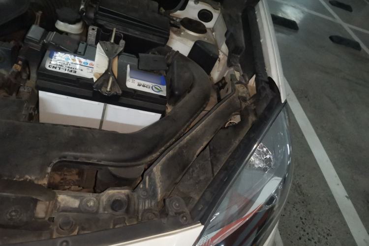 Used Renault Koleos 2014 Revised Version 2.5L Two-Wheel Drive Comfort Edition Engine Bay Left
