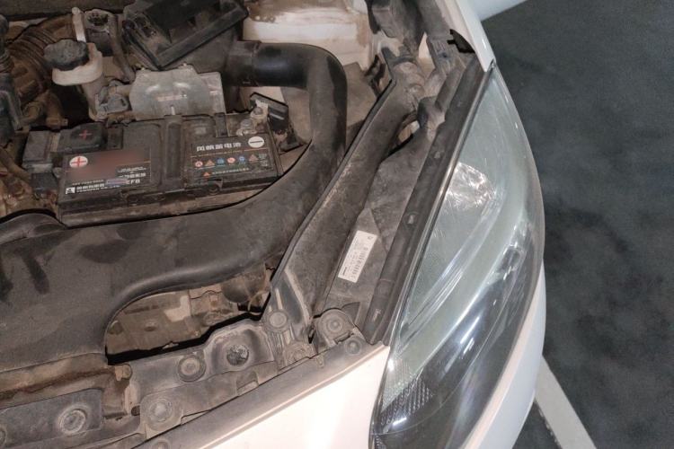 Used Renault Koleos 2014 2.0L Two-Wheel Drive Fashion Edition Engine Bay Left