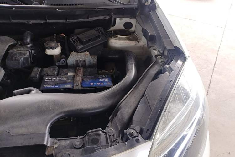 Used Renault Koleos 2014 2.0L Two-Wheel Drive Comfort Edition Engine Bay Left
