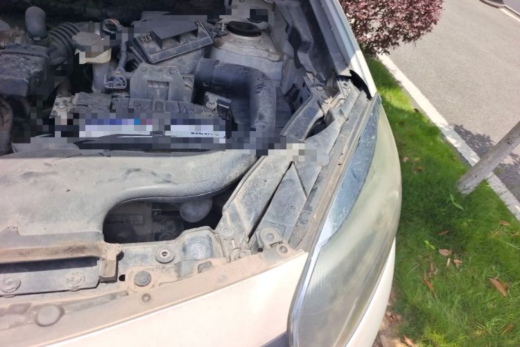Used Renault Koleos 2014 2.0L Two-Wheel Drive Comfort Edition Engine Bay Left