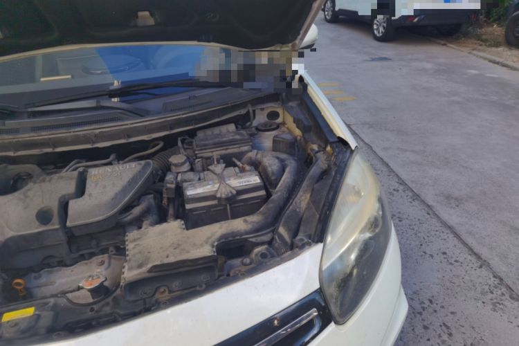 Used Renault Koleos 2014 Revised Version 2.5L Two-Wheel Drive Comfort Edition Engine Bay Left