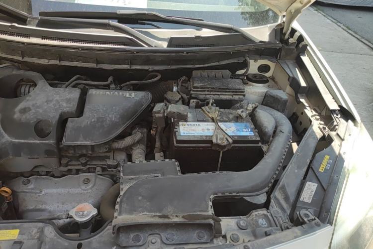 Used Renault Koleos 2014 2.5L Four-Wheel Drive Luxury Edition Engine Bay Left