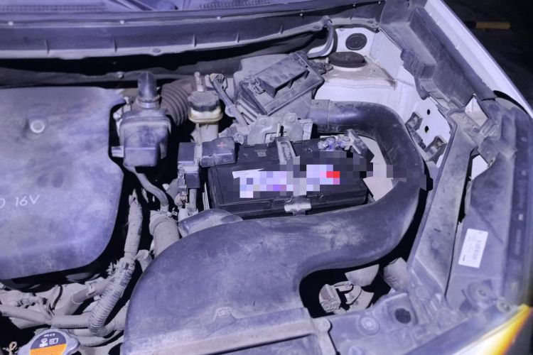 Used Renault Koleos 2014 2.0L Two-Wheel Drive Fashion Edition Engine Bay Left