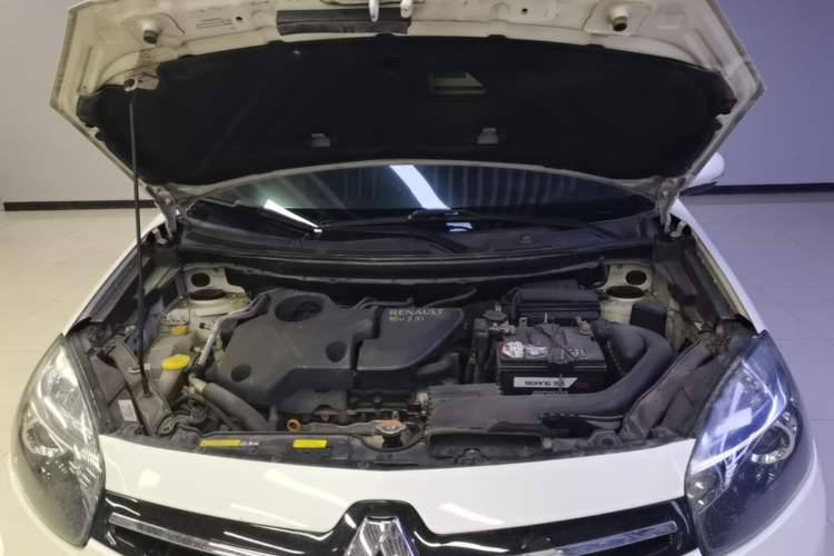 Used Renault Koleos 2014 2.5L 4x4 Comfort Edition Engine Bay