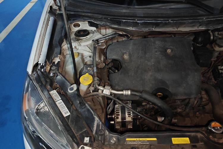 Used Renault Koleos 2014 Revised Version 2.0L Two-Wheel Drive Fashion Edition Engine Bay Right
