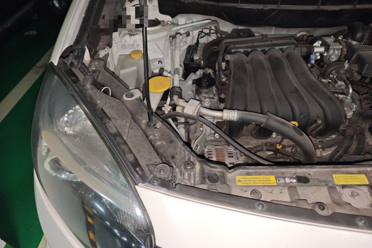 Used Renault Koleos 2014 2.0L Two-Wheel Drive Smart Edition Engine Bay Right