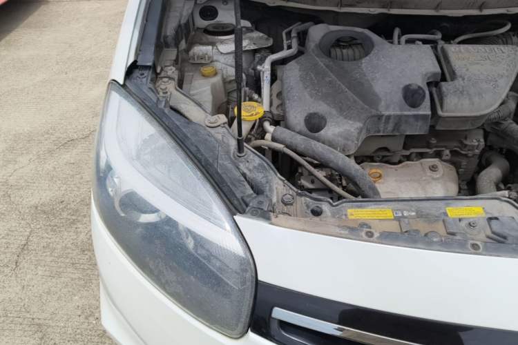 Used Renault Koleos 2014 Revised Version 2.5L Two-Wheel Drive Urban Edition Engine Bay Right