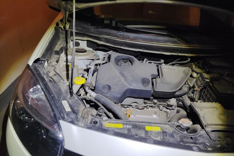 Used Renault Koleos 2014 2.5L 4x4 Comfort Edition Engine Bay Right