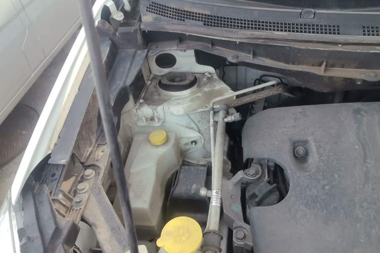 Used Renault Koleos 2014 2.0L Two-Wheel Drive Fashion Edition Engine Bay Right