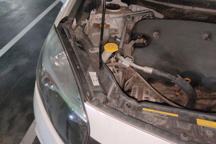 Used Renault Koleos 2014 2.0L Two-Wheel Drive Fashion Edition Engine Bay Right