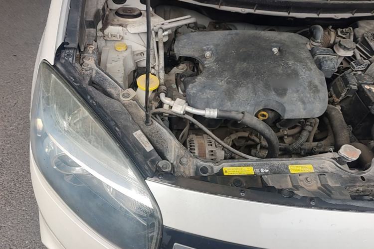 Used Renault Koleos 2014 Revised Version 2.0L Two-Wheel Drive Fashion Edition Engine Bay Right
