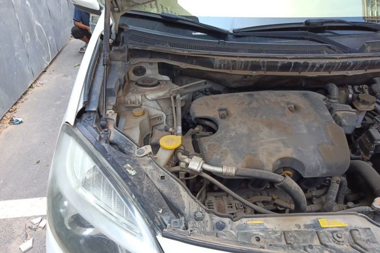 Used Renault Koleos 2014 2.0L Two-Wheel Drive Smart Edition Engine Bay Right