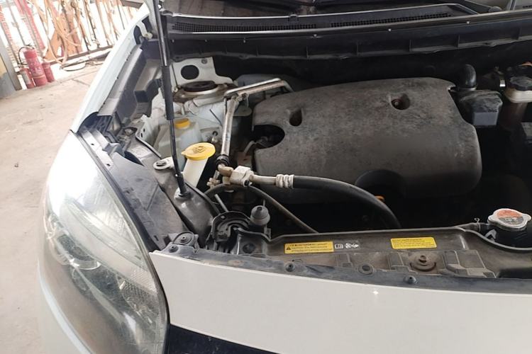 Used Renault Koleos 2014 2.0L Two-Wheel Drive Comfort Edition Engine Bay Right