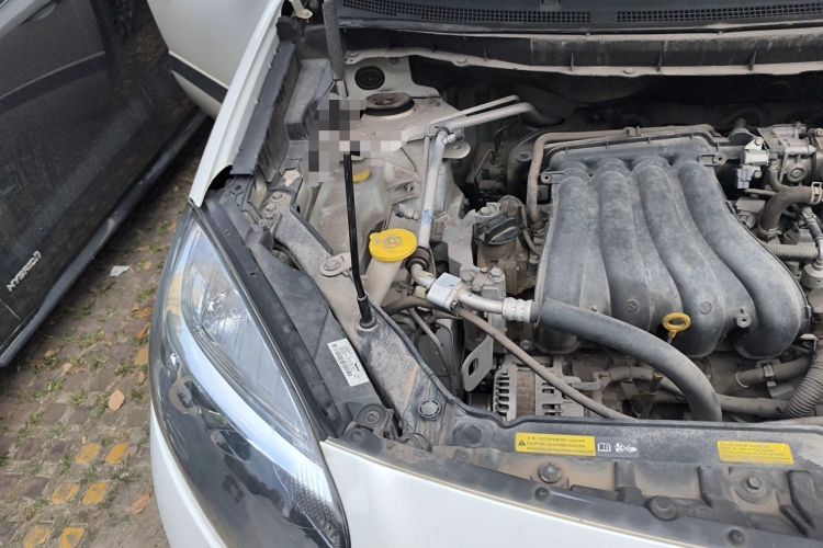 Used Renault Koleos 2014 Revised Version 2.0L Two-Wheel Drive Smart Enjoyment Edition Engine Bay Right