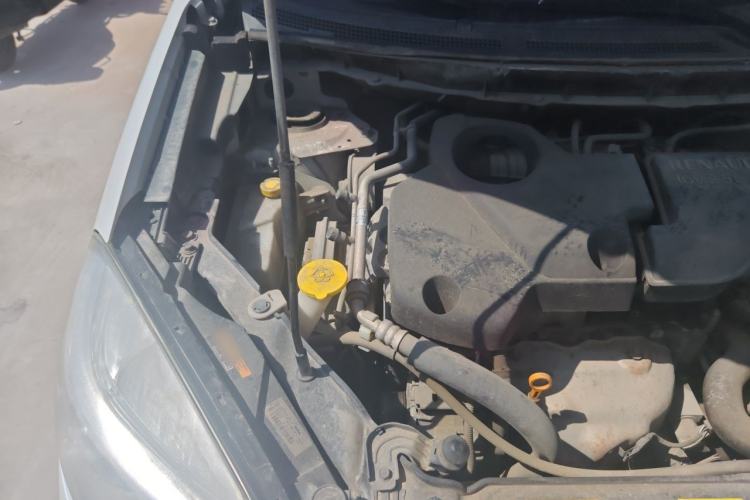Used Renault Koleos 2014 2.5L Four-Wheel Drive Luxury Edition Engine Bay Right