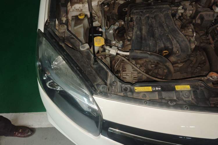 Used Renault Koleos 2014 2.0L Two-Wheel Drive Fashion Edition Engine Bay Right