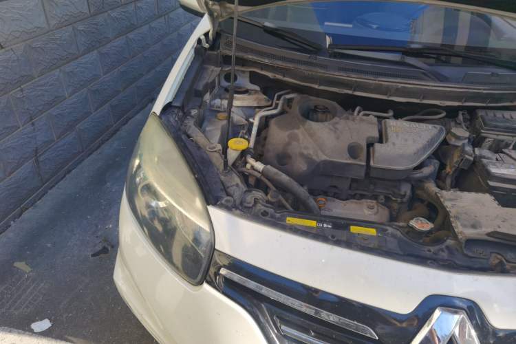 Used Renault Koleos 2014 Revised Version 2.5L Two-Wheel Drive Comfort Edition Engine Bay Right