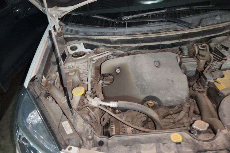 Used Renault Koleos 2014 Revised Version 2.0L Two-Wheel Drive Fashion Edition Engine Bay Right