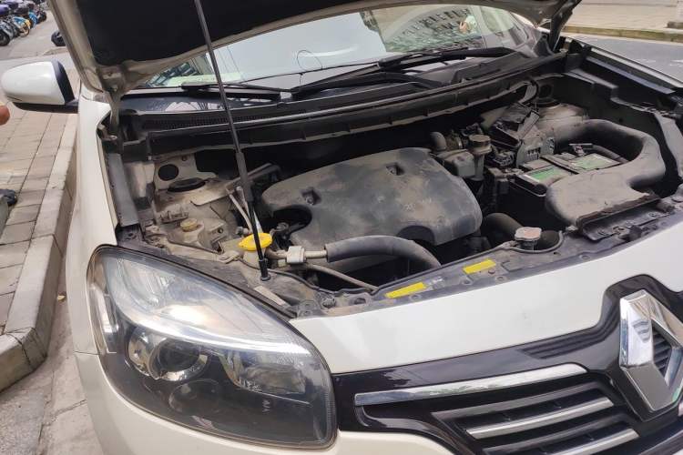 Used Renault Koleos 2014 Revised Version 2.0L Two-Wheel Drive Fashion Edition Engine Bay Right