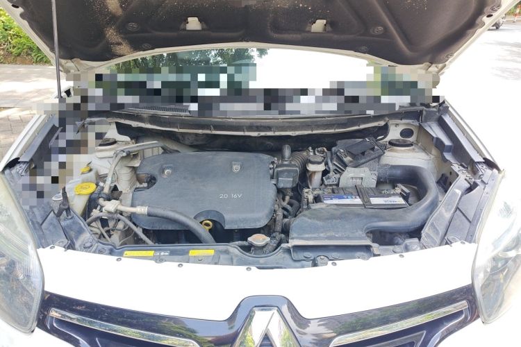 Used Renault Koleos 2014 Revised Version 2.0L Two-Wheel Drive Fashion Edition Engine Bay