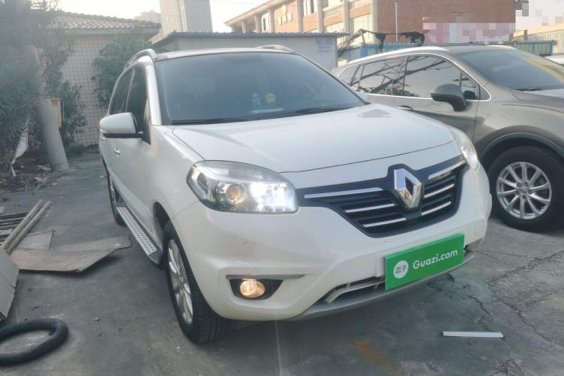 Used Renault Koleos 2014 Revised Version 2.0L Two-Wheel Drive Fashion Edition Exterior 2