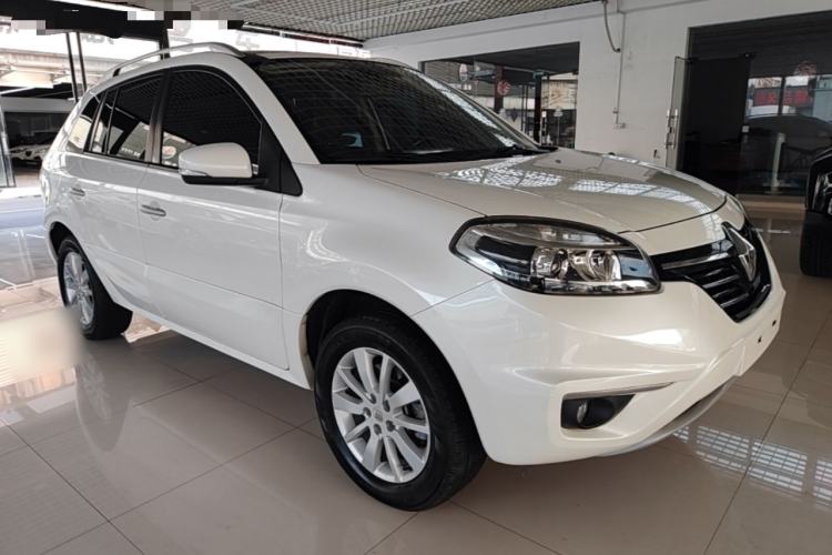 Used Renault Koleos 2014 Revised Version 2.0L Two-Wheel Drive Fashion Edition Front Right 45 Deg