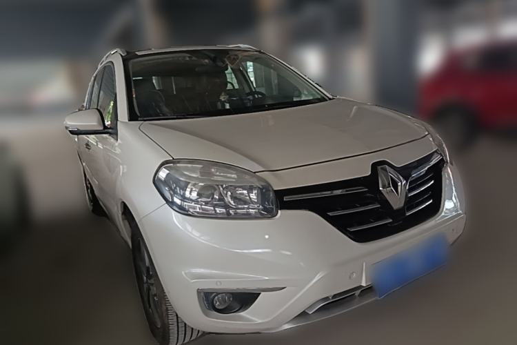 Used Renault Koleos 2014 2.5L Two-Wheel Drive Comfort Edition Front Right 45 Deg