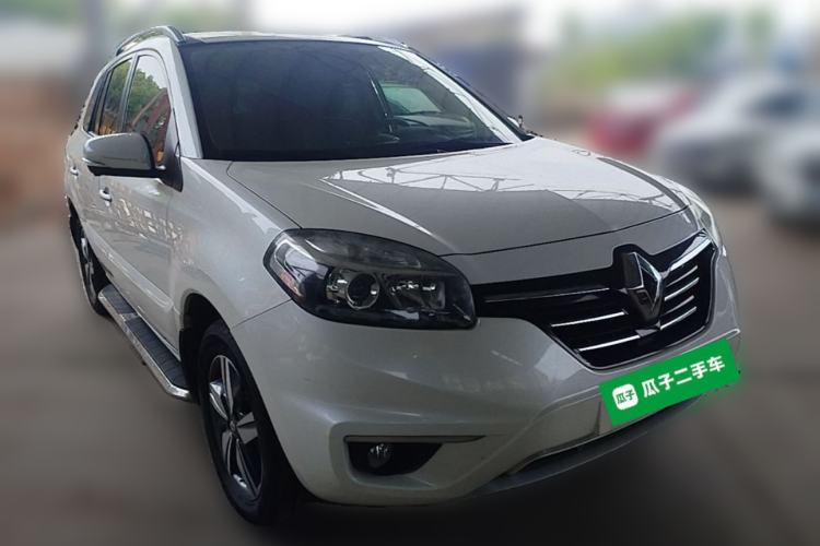 Used Renault Koleos 2014 2.0L Two-Wheel Drive Comfort Edition Front Right 45 Deg