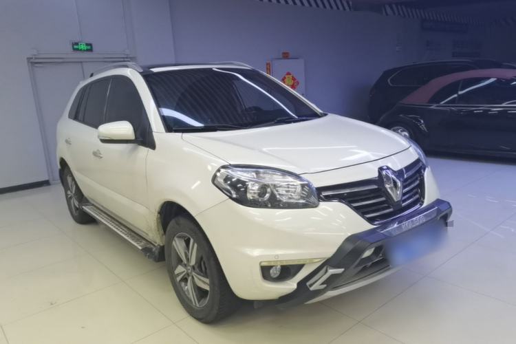 Used Renault Koleos 2014 2.5L 4x4 Comfort Edition Front Right 45 Deg