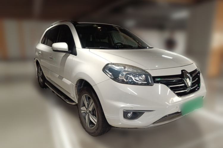 Used Renault Koleos 2014 2.5L 4x4 Comfort Edition Front Right 45 Deg