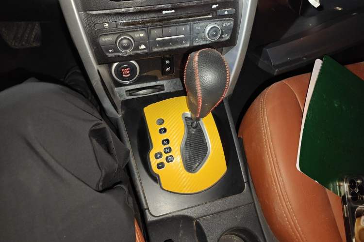Used Renault Koleos 2014 Revised Version 2.0L Two-Wheel Drive Fashion Edition Gear Lever