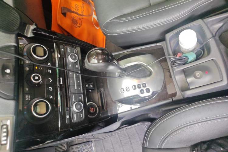 Used Renault Koleos 2014 Revised Version 2.5L Two-Wheel Drive Comfort Edition Gear Lever
