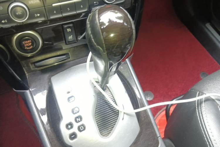 Used Renault Koleos 2014 Revised Version 2.5L Two-Wheel Drive Comfort Edition Gear Lever