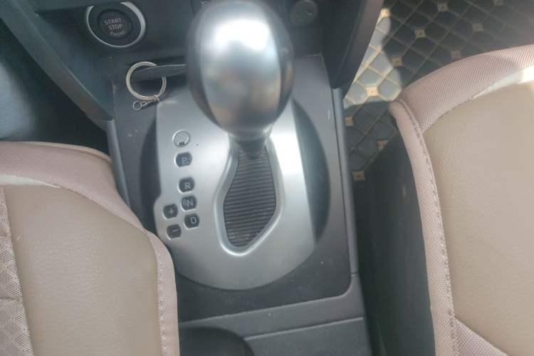 Used Renault Koleos 2014 2.0L Two-Wheel Drive Smart Edition Gear Lever