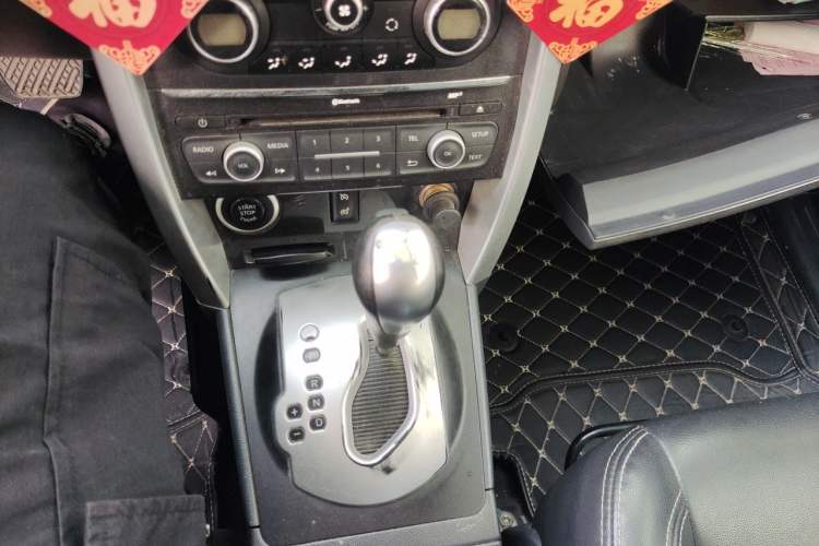 Used Renault Koleos 2014 Revised Version 2.0L Two-Wheel Drive Standard Edition Gear Lever