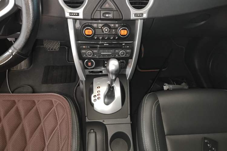 Used Renault Koleos 2014 Revised Version 2.0L Two-Wheel Drive Fashion Edition Gear Lever